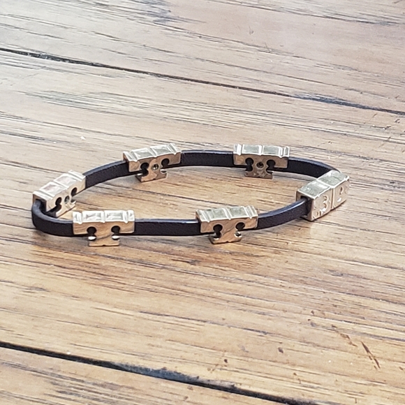 Tory Burch Serif T Brown Leather Bracelet - Picture 8 of 11